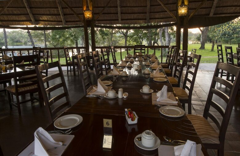 Hotel A'zambezi River Lodge