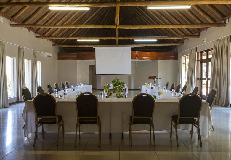Hotel A'zambezi River Lodge