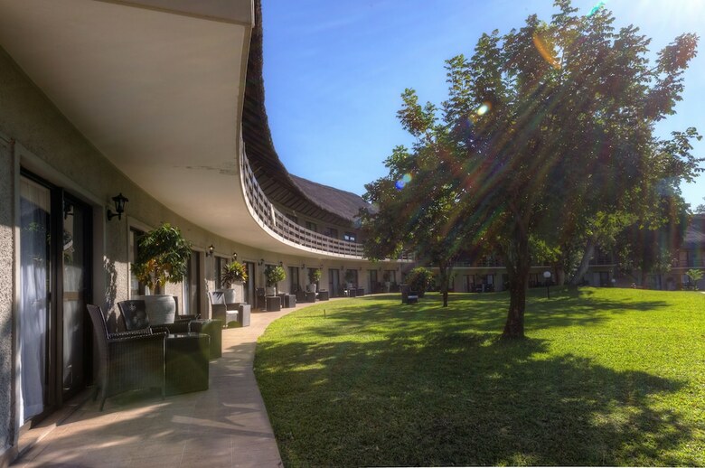 Hotel A'zambezi River Lodge