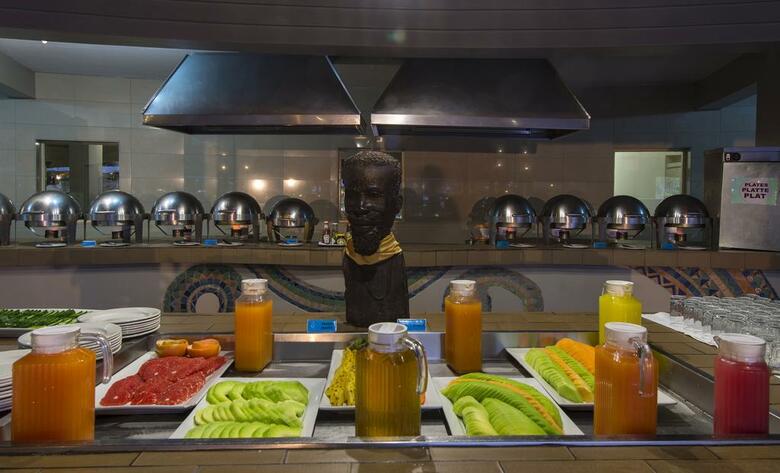 Hotel A'zambezi River Lodge