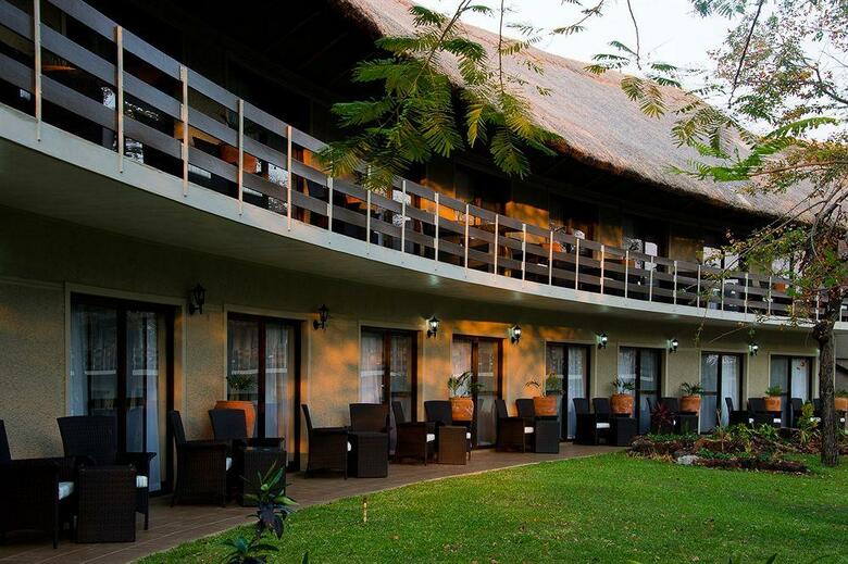 Hotel A'zambezi River Lodge
