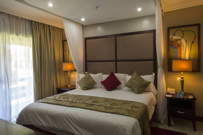 Hotel A'zambezi River Lodge