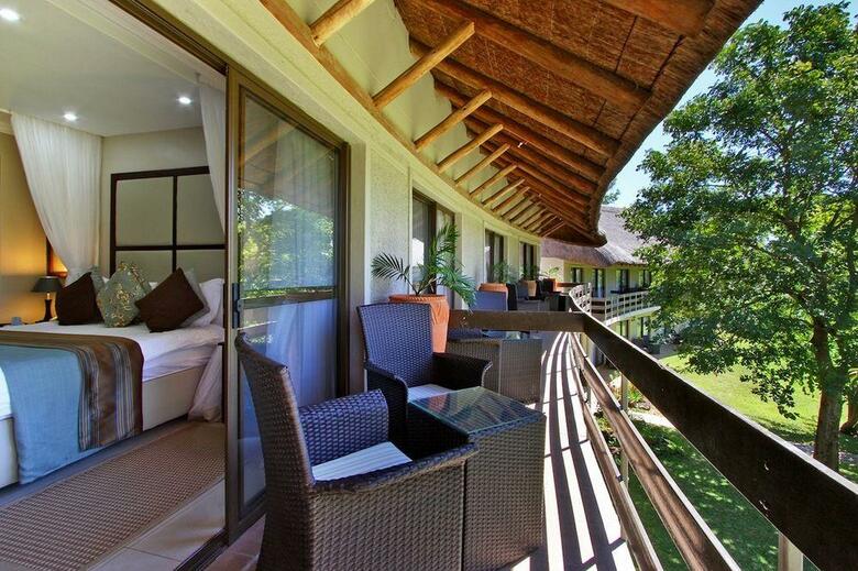 Hotel A'zambezi River Lodge