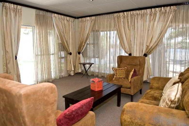 Hotel A'zambezi River Lodge