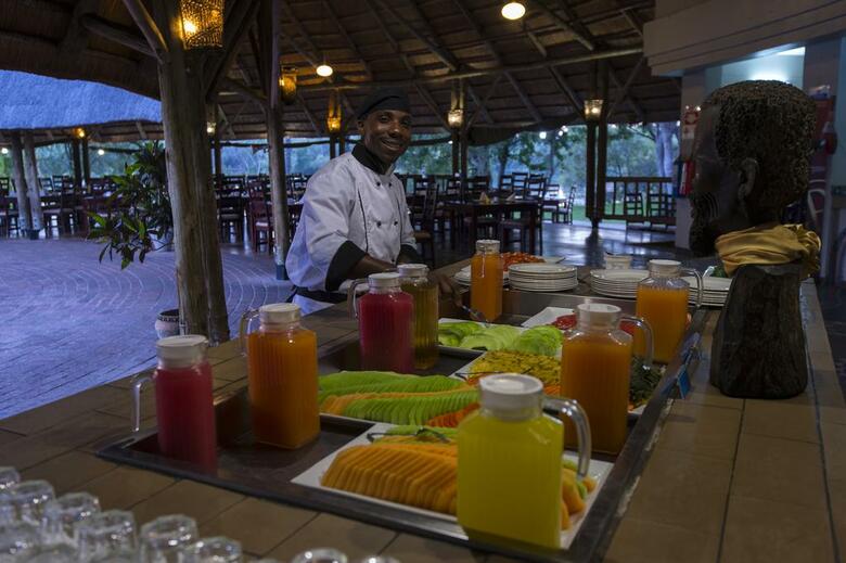 Hotel A'zambezi River Lodge