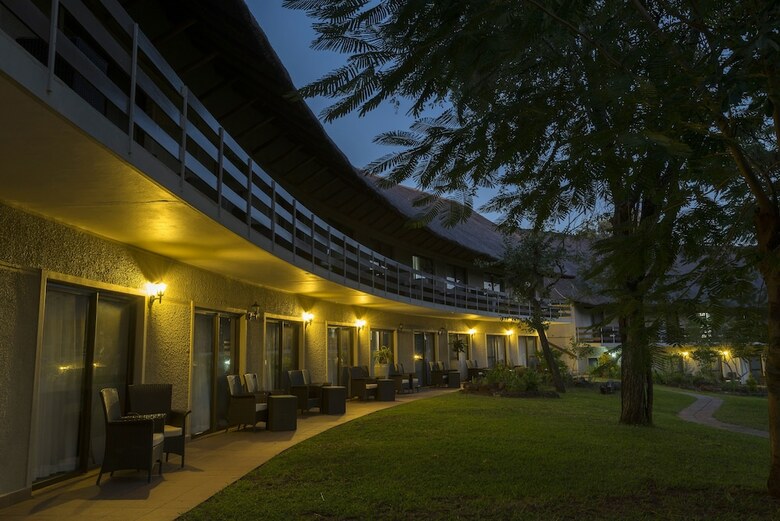 Hotel A'zambezi River Lodge