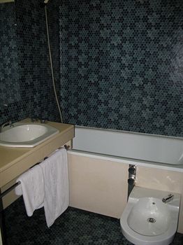 Ayaba Hotel