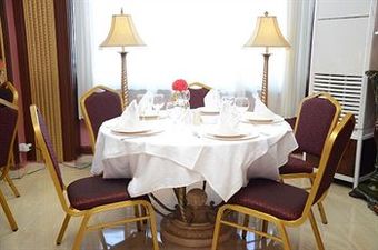Hotel H�tel Les Ambassadeurs
