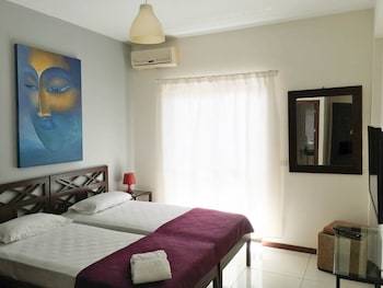 Aparthotel Aquamarina Suites