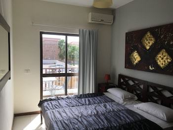 Aparthotel Aquamarina Suites