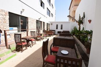 Aparthotel Aquamarina Suites