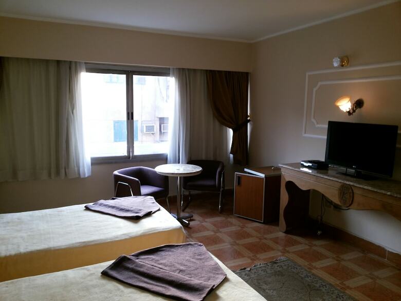 Kanzy Hotel