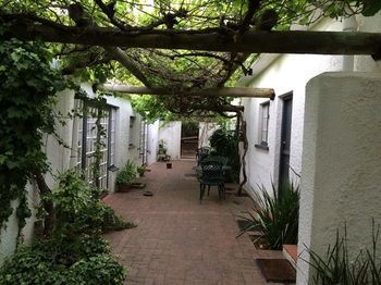Hotel Albourne Guest House