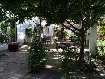 Hotel Albourne Guest House