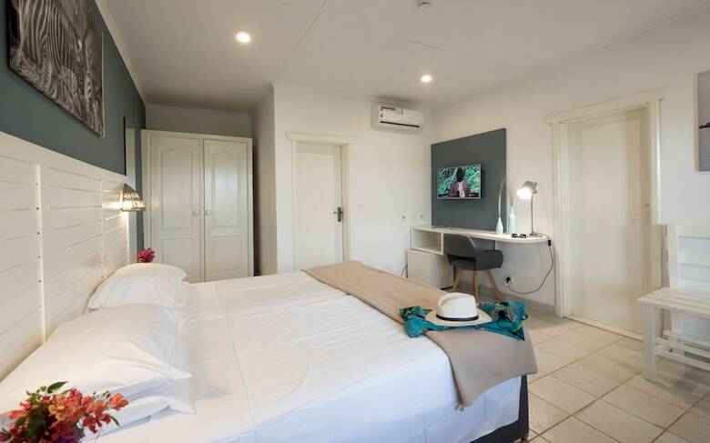 Sunset Beach Hotel