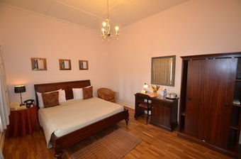 Hotel Planters Lodge & Spa