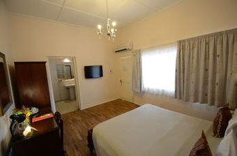 Hotel Planters Lodge & Spa