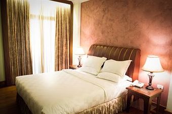 Monarch Hotel