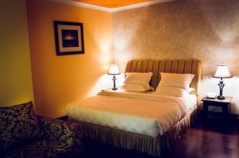 Monarch Hotel