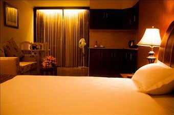 Monarch Hotel