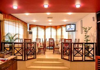 Maxlot Hotel