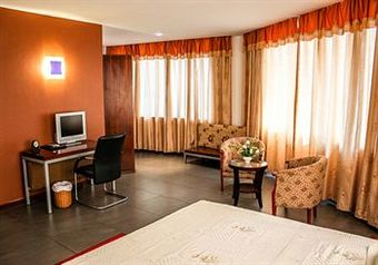 Maxlot Hotel
