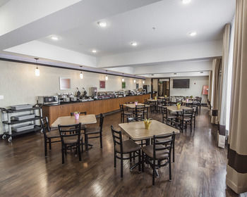 Hotel Comfort Inn & Suites