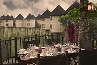 Hotel Sarova Salt Lick Game Lodge