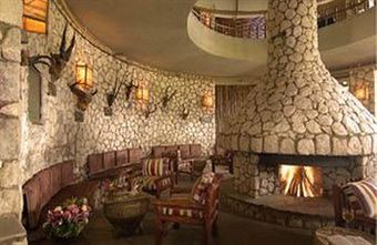 Hotel Sarova Salt Lick Game Lodge