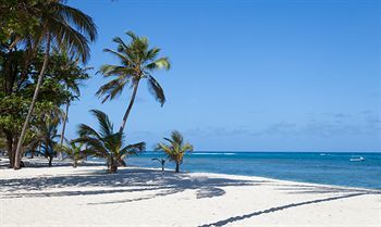 Hotel Amani Tiwi Beach Resort