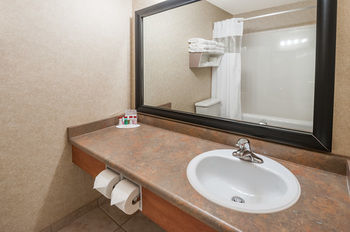 Ramada Stony Plain Hotel And Suites