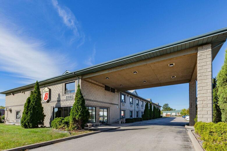 Motel Super 8 Windsor On