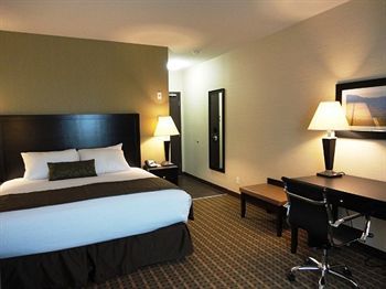 Hotel Pacific Inn & Suites