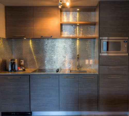 Hotel Oceanfront Suites At Cowichan Bay