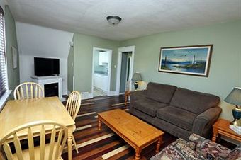 James Bay Inn Hotel & Suites