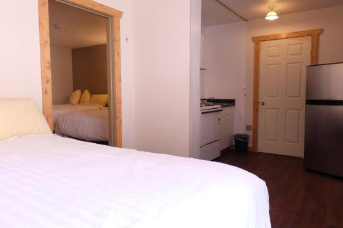 Howard Johnson Hotel Golden