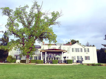 Aparthotel Riverbend Inn And Vineyard