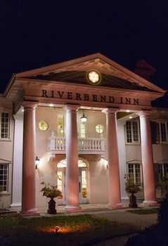Aparthotel Riverbend Inn And Vineyard