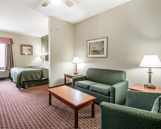 Hotel Quality Inn & Suites