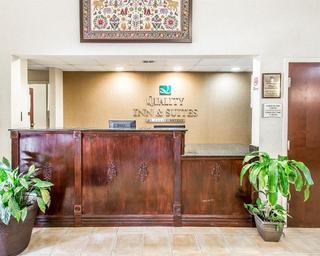 Hotel Quality Inn & Suites