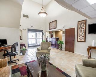 Hotel Quality Inn & Suites