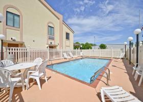 Hotel Quality Inn & Suites