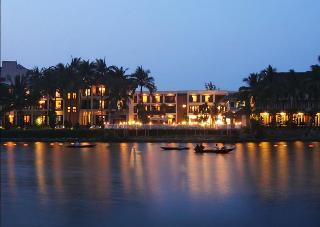 Hotel River Beach Resort