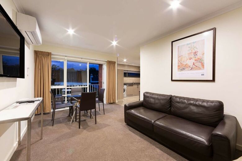 Forrest Hotel & Apartments