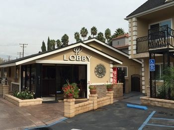 Motel Walnut Inn & Suites