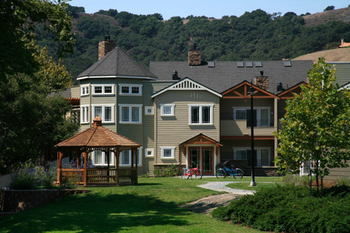 Hotel Avila Village Inn