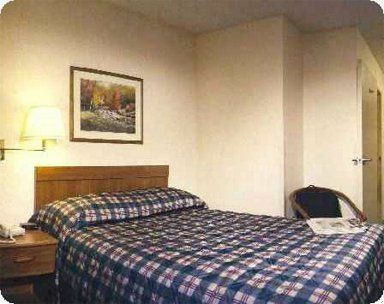 Hotel Crossland Economy Studios - Fresno West