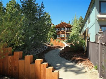 Aparthotel Red Wolf Lakeside Lodge
