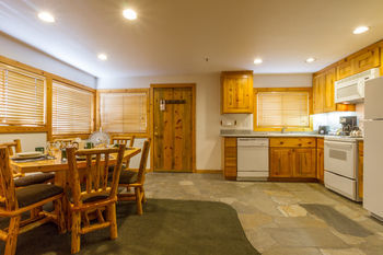 Aparthotel Red Wolf Lakeside Lodge