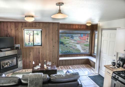 Bed & Breakfast Cottages At Little River Cove